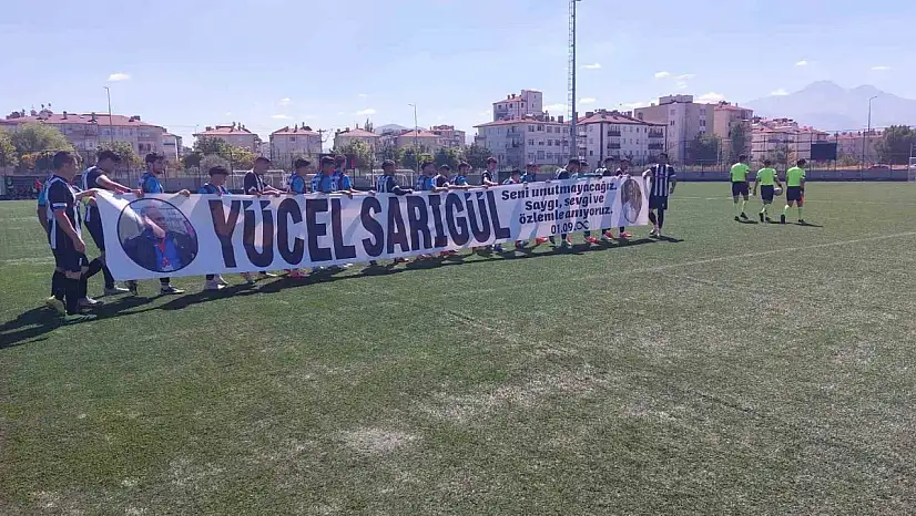 Hayatını kaybeden antrenör Sarıgül sezonun ilk maçında unutulmadı