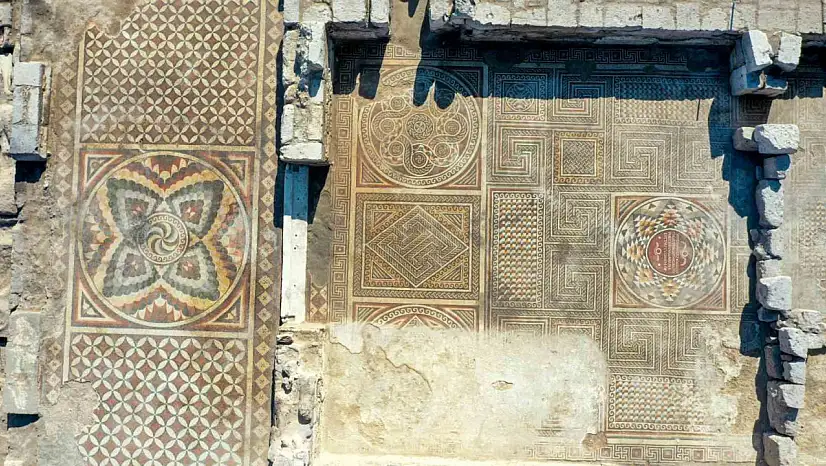 İç Anadolu'nun en büyük mozaik yapısında mezarlar bulundu