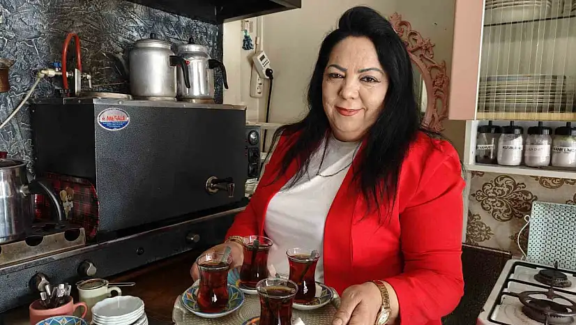 İlçe terminalinin tek kadın çaycısı