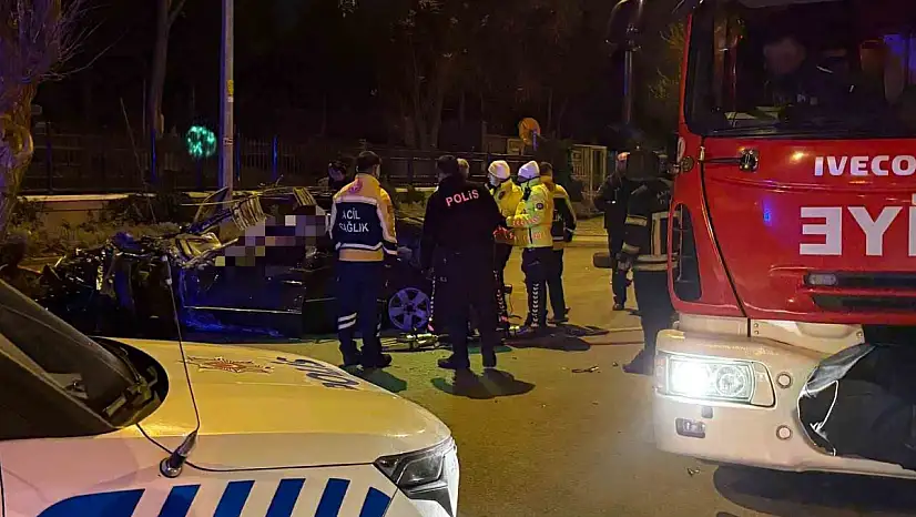 Kaldırıma çarpan otomobil 200 metre savruldu: 1 ölü, 1 ağır yaralı