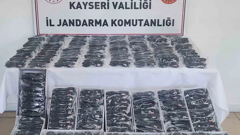 Kargo yolu ile 3 milyon TL'lik kaçak gözlüğe jandarma operasyonu