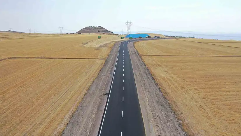 Kayseri Büyükşehir'den kırsala 350 kilometrelik yol atağı
