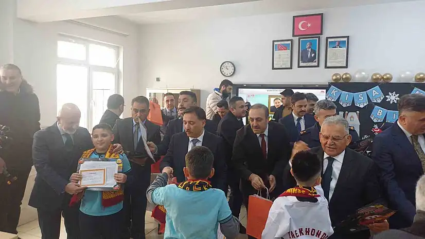 Kayseri'de 322 bin öğrenci karne aldı