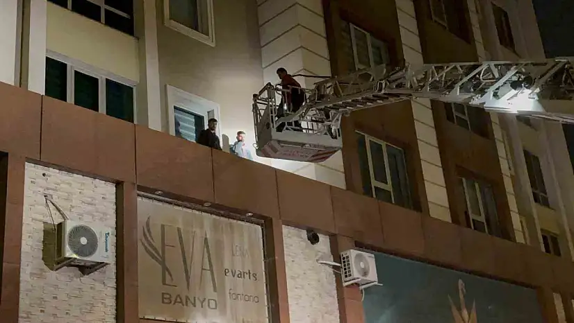 Kayseri'de bir garip olay: 3'üncü kattan çarşafla indiler: 2 gözaltı