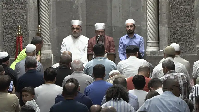 Kayseri'de Mevlit Kandili'nde eller semaya açıldı