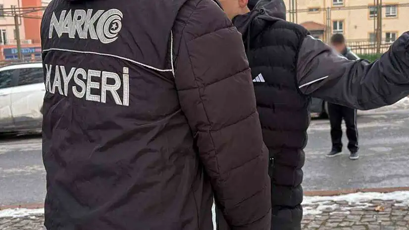 Kayseri'de okulla ilgisi olmayan 12 şahıs sorgulandı