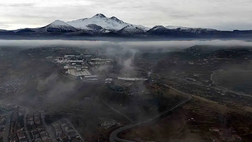 Kayseri'de sis etkisini sürdürüyor