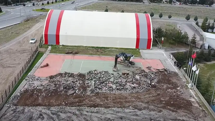 Kayseri'ye yeni kapalı tenis kortları yapılıyor