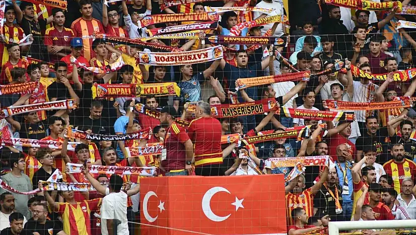 Kayserispor-Sivasspor maçını 8200 kişi izledi