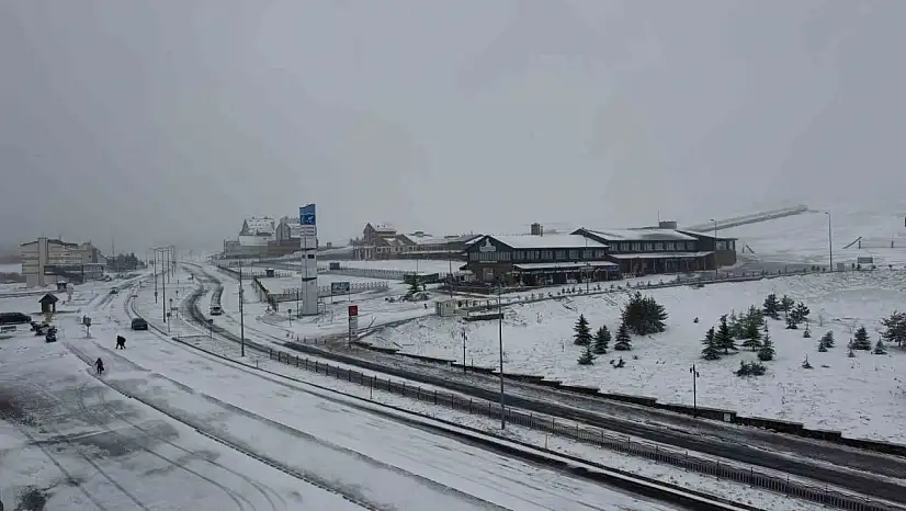 Mayıs karı Erciyes'i beyaza bürüdü