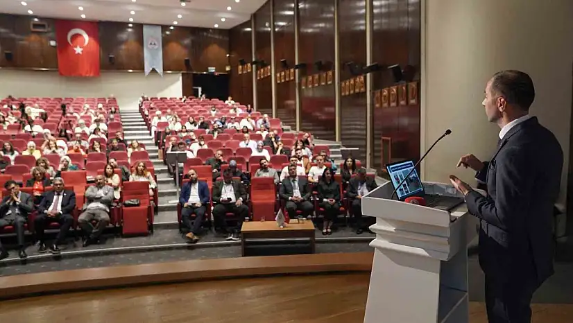 Melikgazi Belediyesi Sıfır Atık Çalıştayı'nda örnek çalışmalarını anlattı