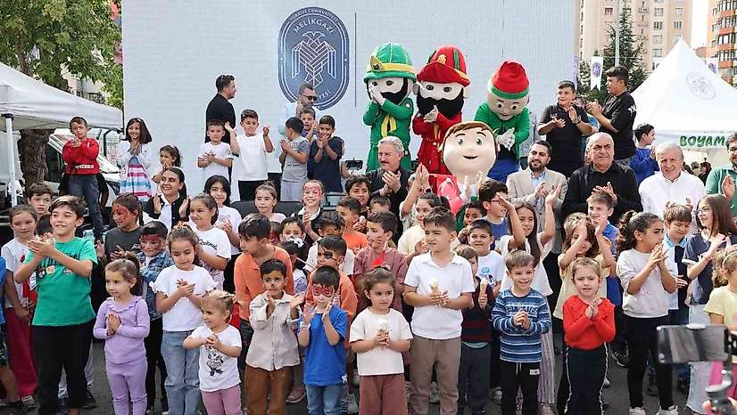 Melikgazi'nin 48 yeni aracı çocuk şenliğiyle tanıtıldı