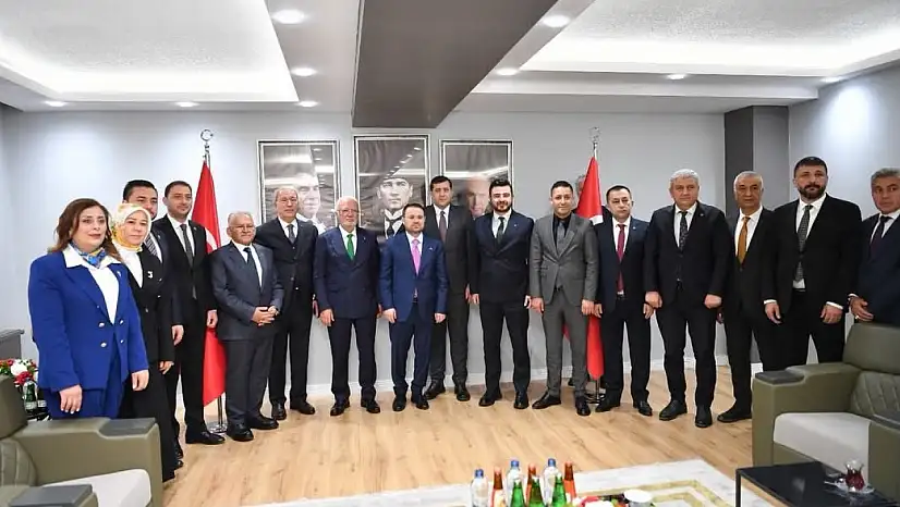 MHP'den Adalet Bakanı Akın Gürlek'e samimi ve sıcak karşılama