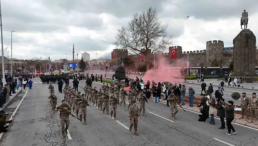 Polis haftasında Özel Harekat'tan nefes kesen gösteri