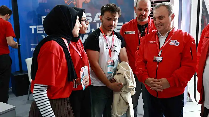 Rektör Altun, TEKNOFEST'te teknoloji tutkunları ile buluştu