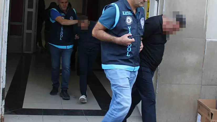 Şahin Sucukları'nda sahte evraklarla usulsüzlük yaptığı belirlenen 5 şüpheli adliyede