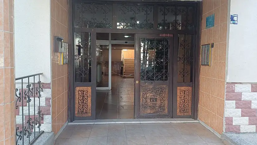 Tartıştığı bina görevlisini defalarca bıçakladı