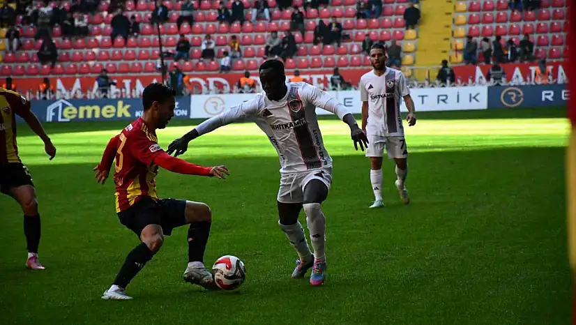 Trendyol Süper Lig: Kayserispor: 0 - Gaziantep FK: 2 (İlk yarı)