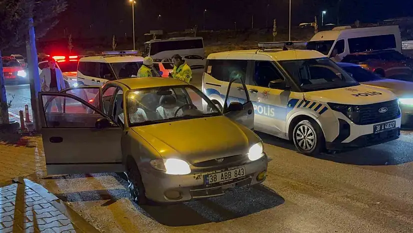 Uygulama yapan polise çarpıp, kaçan şahıs tutuklandı