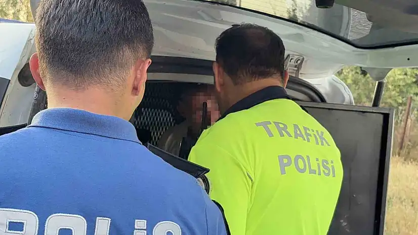 Uygulamada kimlik kontrolü yapılan çocuğun babası ekiplere mukavemet gösterdi