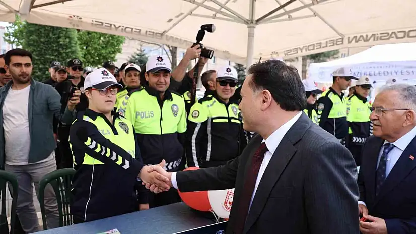 Vali Çiçek: 'Ölümlü trafik kazalarında yüzde 60'lık bir düşüş var'