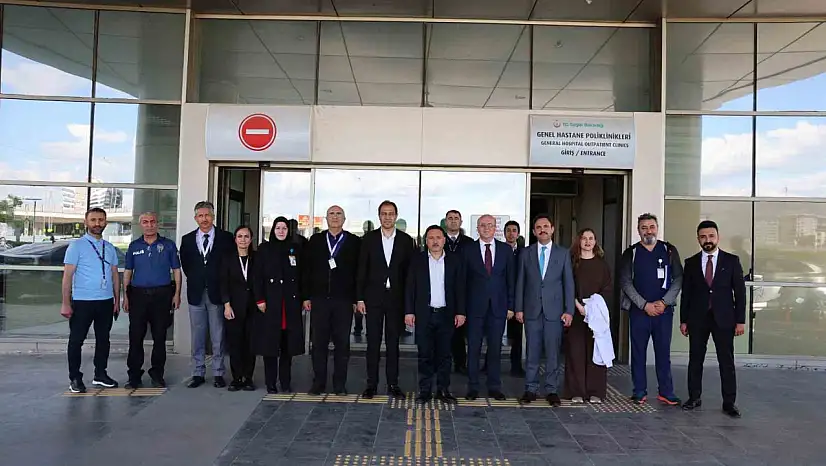 Vali Çiçek'ten hastanede tedavi gören vatandaşlara bayram ziyareti