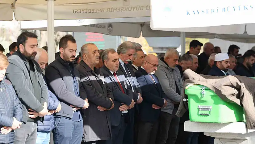 Vefat eden Öğretim Üyesi Prof. Dr. Uzmay için ERÜ'de tören düzenlendi