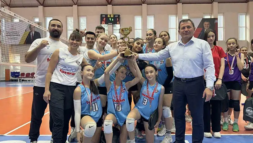 Voleybolda kupalar sahibini buldu