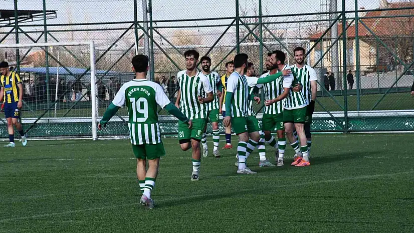 Zirvede Şekerspor damgası