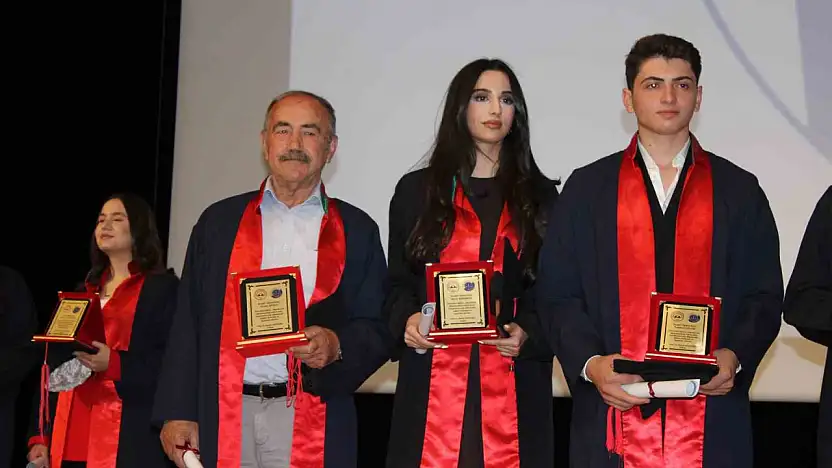 79 yaşında avukat oldu