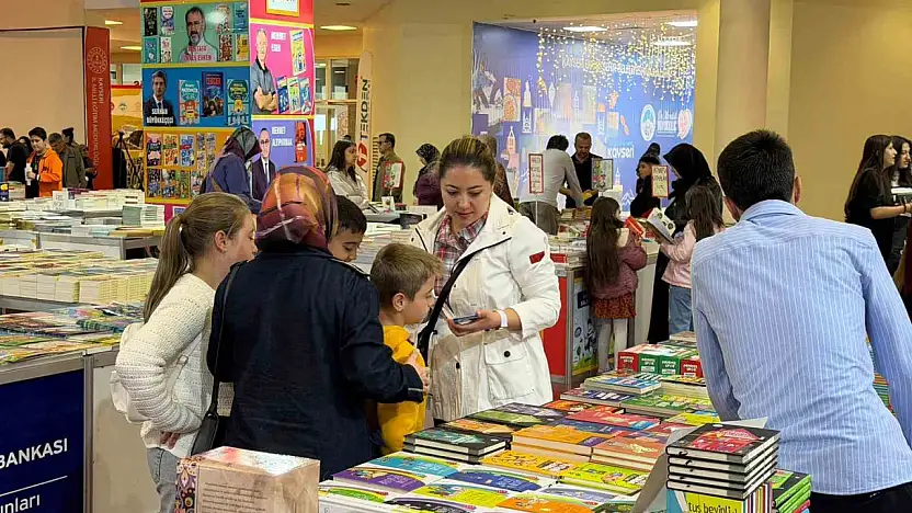 8. Kayseri Kitap Fuarı'na son iki günde yoğun ilgi