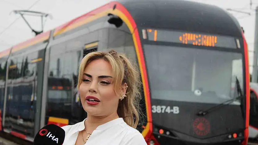 80 tonluk tramvaya kadın eli değdi