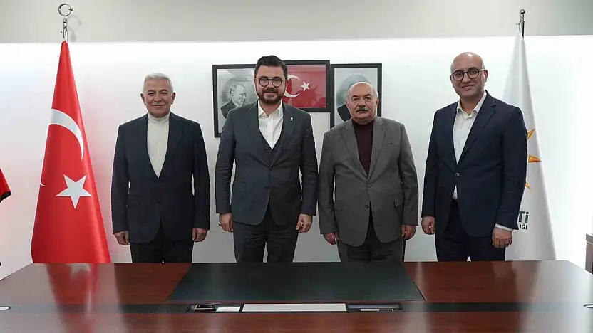 AK Parti'de 3 ilçe başkanı görevden alındı