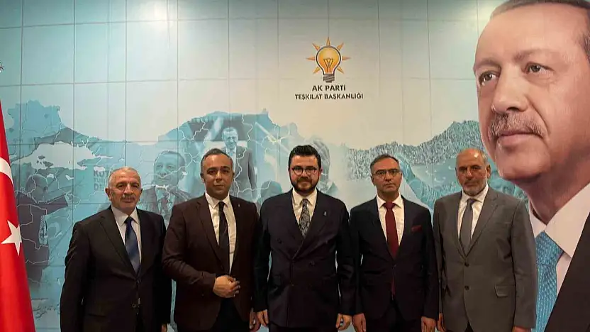 AK Parti'de 3 yeni ilçe başkanı görevi devraldı