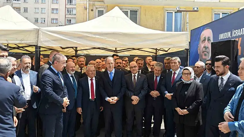 AK Parti'de bayramlaşma