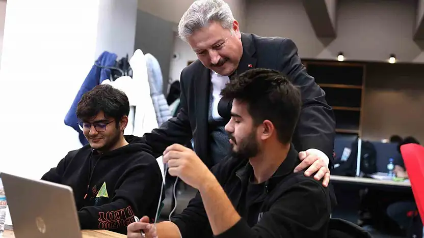 Akıl Küpü Kütüphaneleri dolup taşıyor