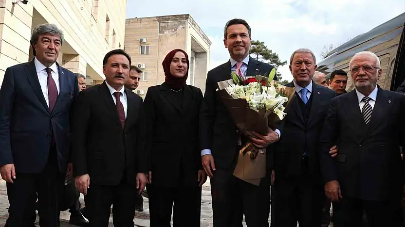 Bakan Bayraktar Vali Çiçek'i ziyaret etti