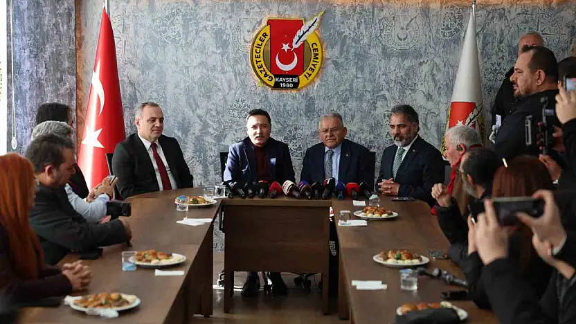 Basın mensuplarının 10 Ocak Çalışan Gazeteciler Günü'nü kutlayan Büyükkılıç: 'İyi ki varsınız'