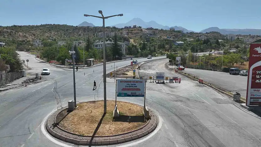 Başkan Büyükkılıç, Hacılar Kayseri Caddesi'nde 100 milyon TL'lik yatırımı inceledi