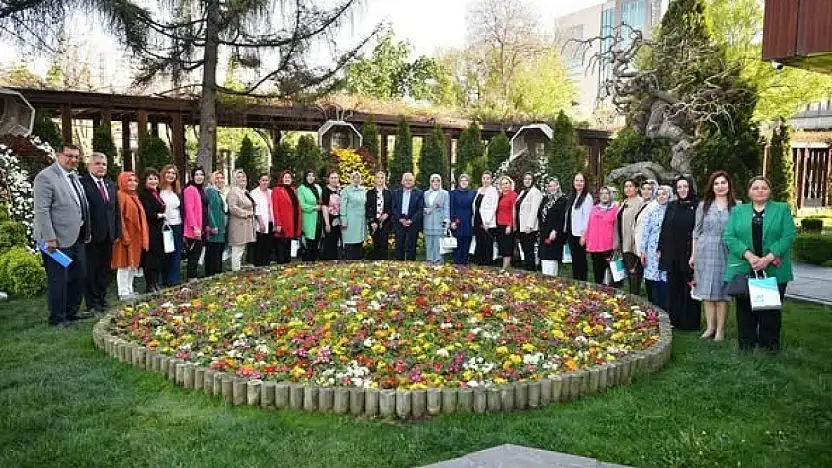 Başkan Büyükkılıç, kadın muhtarların Anneler Gününü kutladı