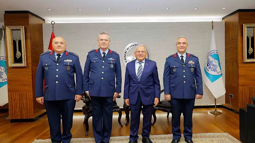 Başkan Büyükkılıç, Kayseri'nin yeni atanan komutanlarını ağırladı