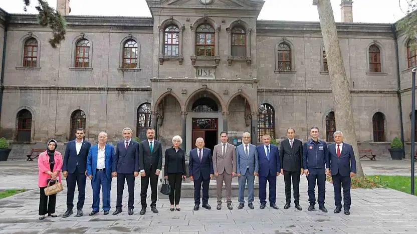 Başkan Büyükkılıç, Kent Konseyi'nin yeni yönetimini ağırladı