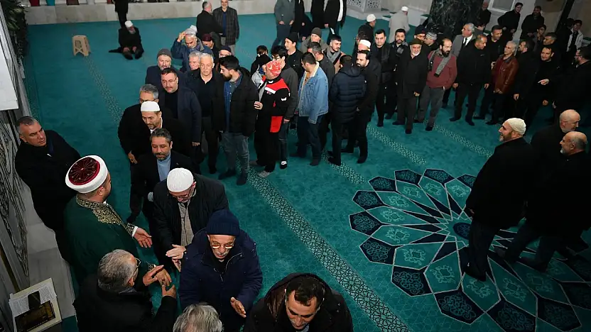 Başkan Büyükkılıç, sabah namazında vatandaşlarla buluştu