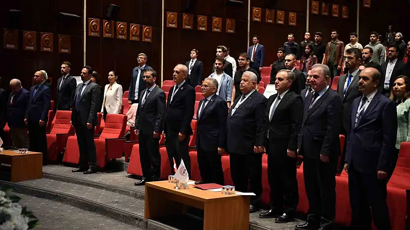 Başkan Büyükkılıç'tan 'yapay zekâ ve 'akıllı şehircilik' iş birliği çağrısı