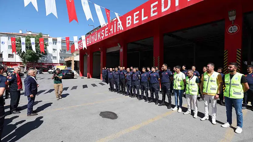 Başkan Büyükkılıç'tan itfaiye personeline: 'İyi ki varsınız'
