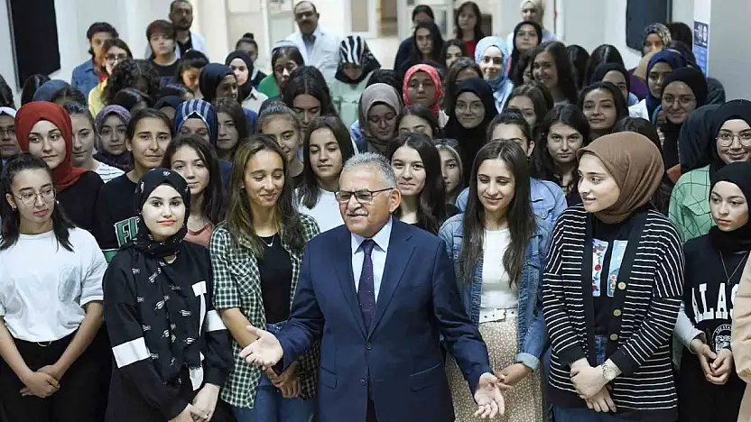 Başkan Büyükkılıç'tan LGS öncesi moral ve destek: 631 öğrenciye ücretsiz kurs