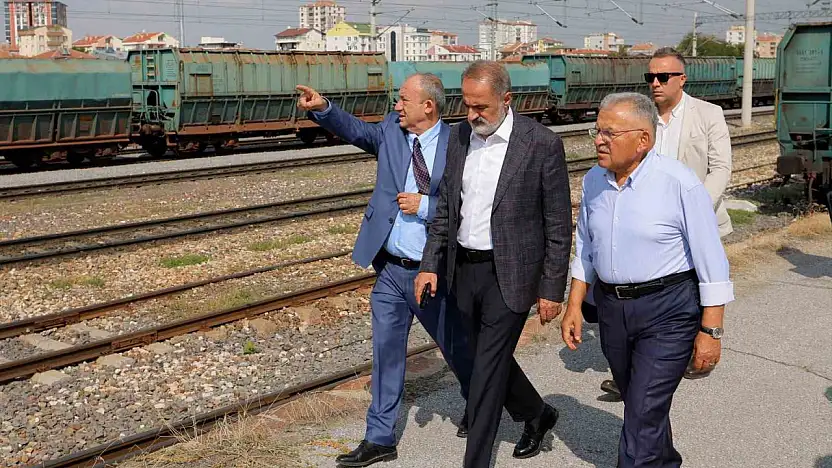 Başkan Büyükkılıç, TCDD Genel Müdürü Kurt ile Kayseri'nin ulaşımını görüştü