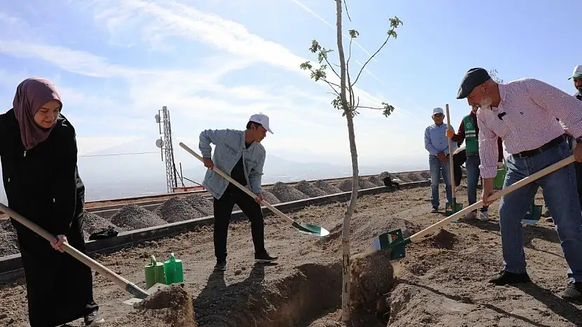 Başkan Çolakbayrakdar: 'Çevreye yatırım, çocuklarımızın geleceğine yatırımdır'