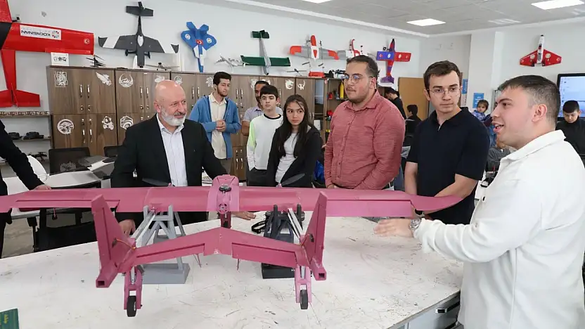 Başkan Çolakbayrakdar: 'Gençlerimizin ürettiği her proje Türkiye'nin gücüne güç katacak'