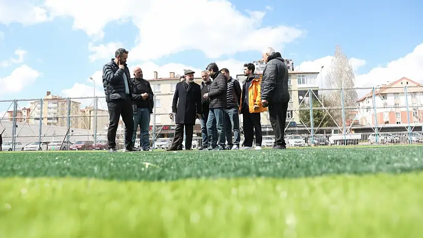Başkan Çolakbayrakdar: 'Her alanda gençlerimizin yanındayız, geleceğin sporcuları bu statta yetişecek